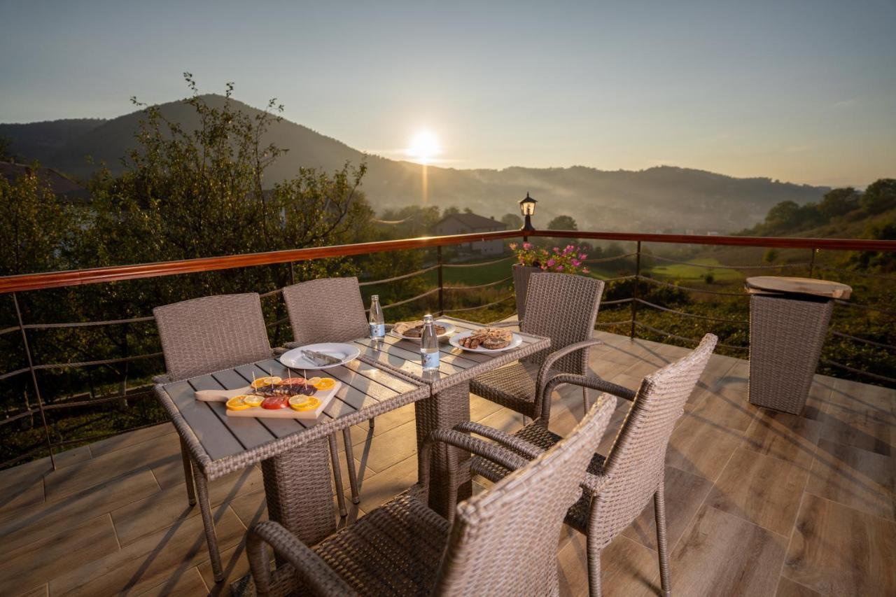 The View Apartment Visoko Exteriér fotografie