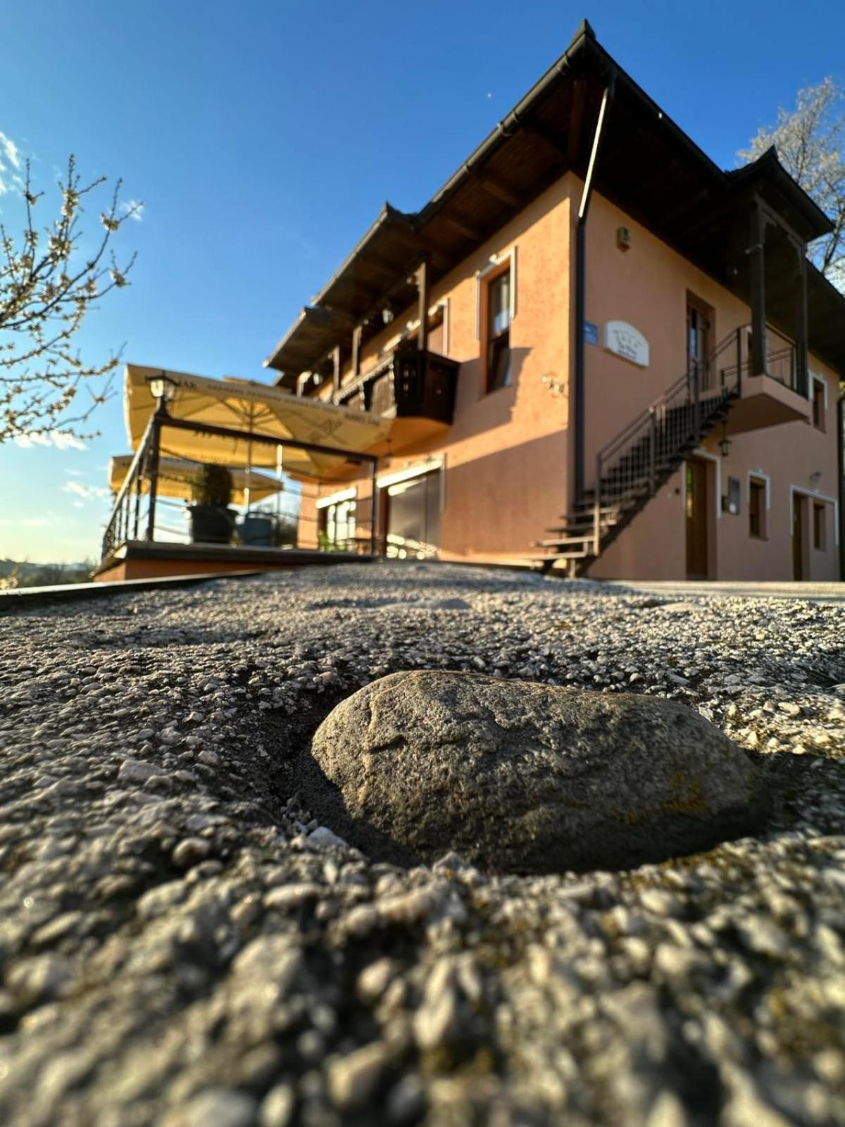 The View Apartment Visoko Exteriér fotografie